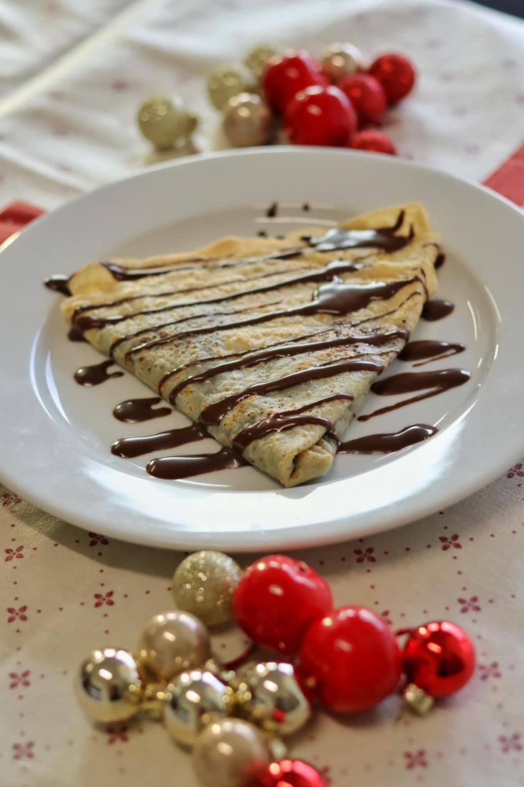 Dessertpandekager med chokolade anrettet til julefrokost